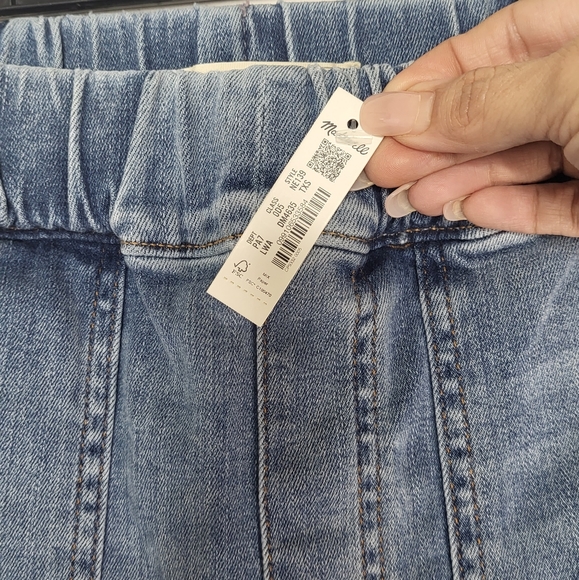 Madewell Pullon Pant in Lisford Wash - Picture 7 of 9